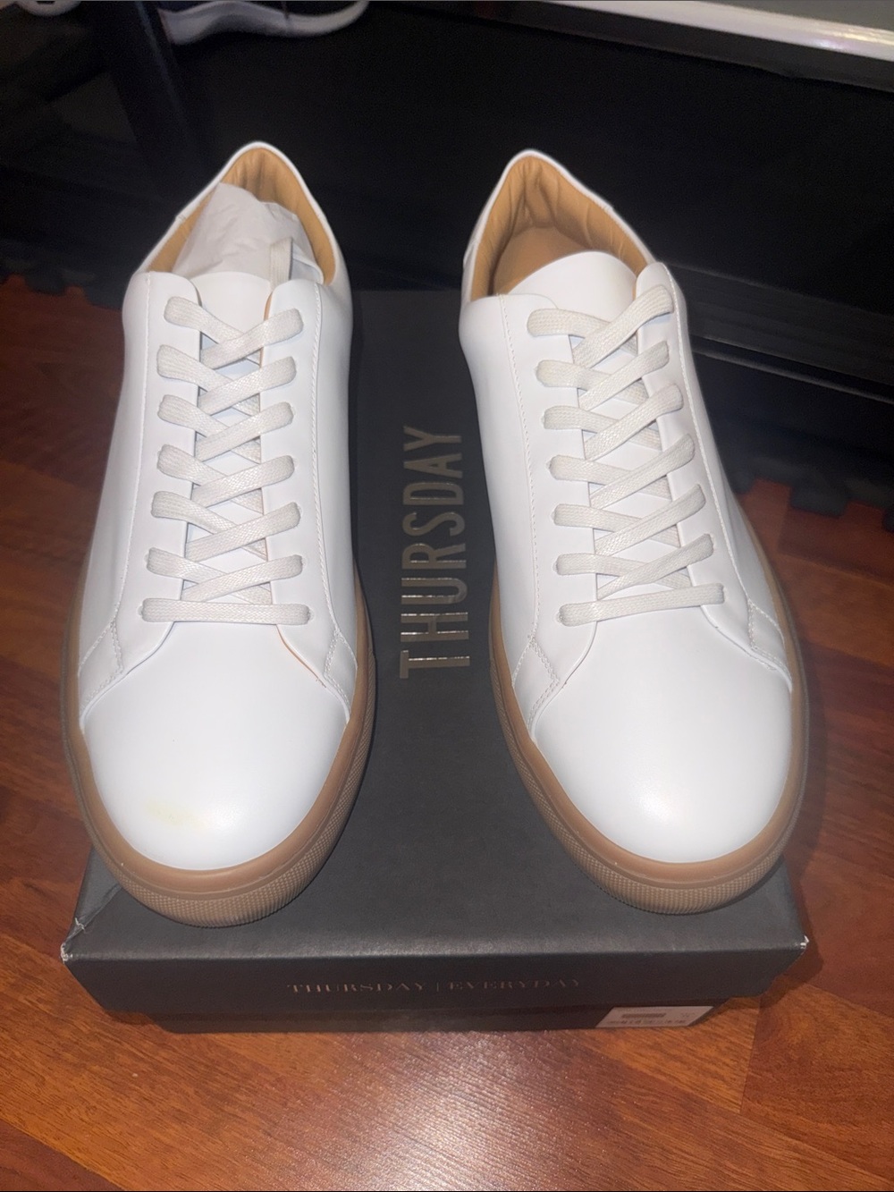 Sneakers Men's White Leather Low-Top with Tan Sole size 14